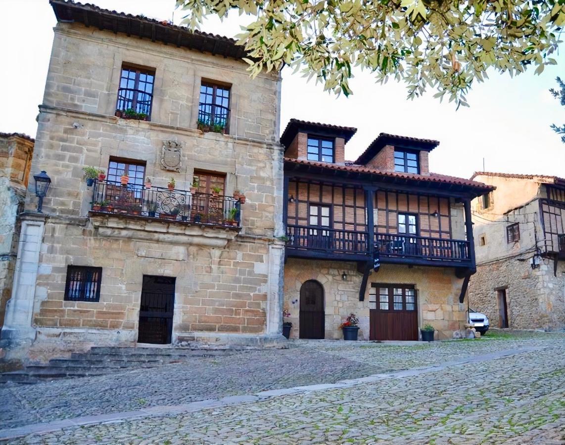 Akla Suites Con Jacuzzi Santillana サンティリャーナ・デル・マル エクステリア 写真