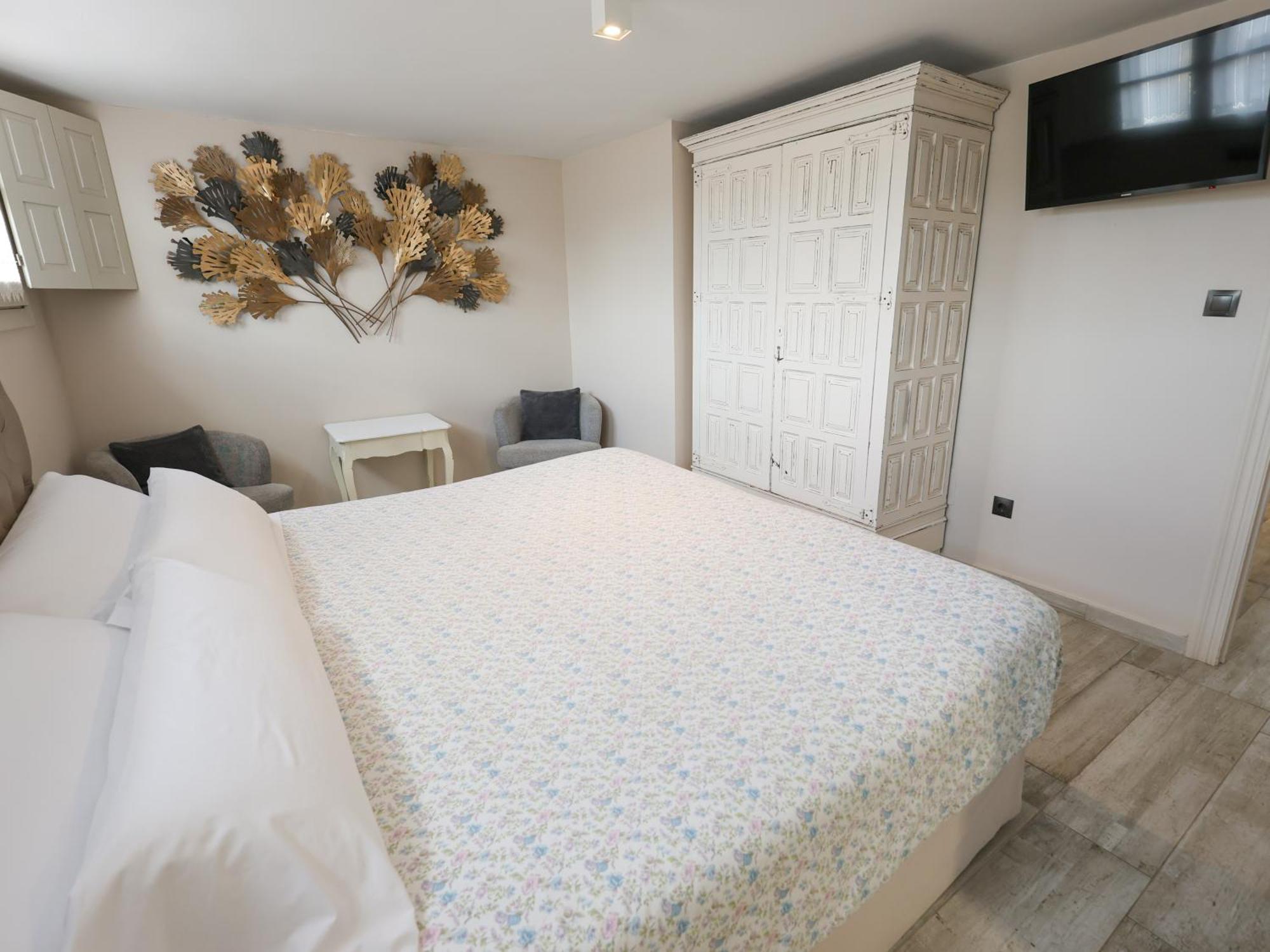 Akla Suites Con Jacuzzi Santillana サンティリャーナ・デル・マル エクステリア 写真