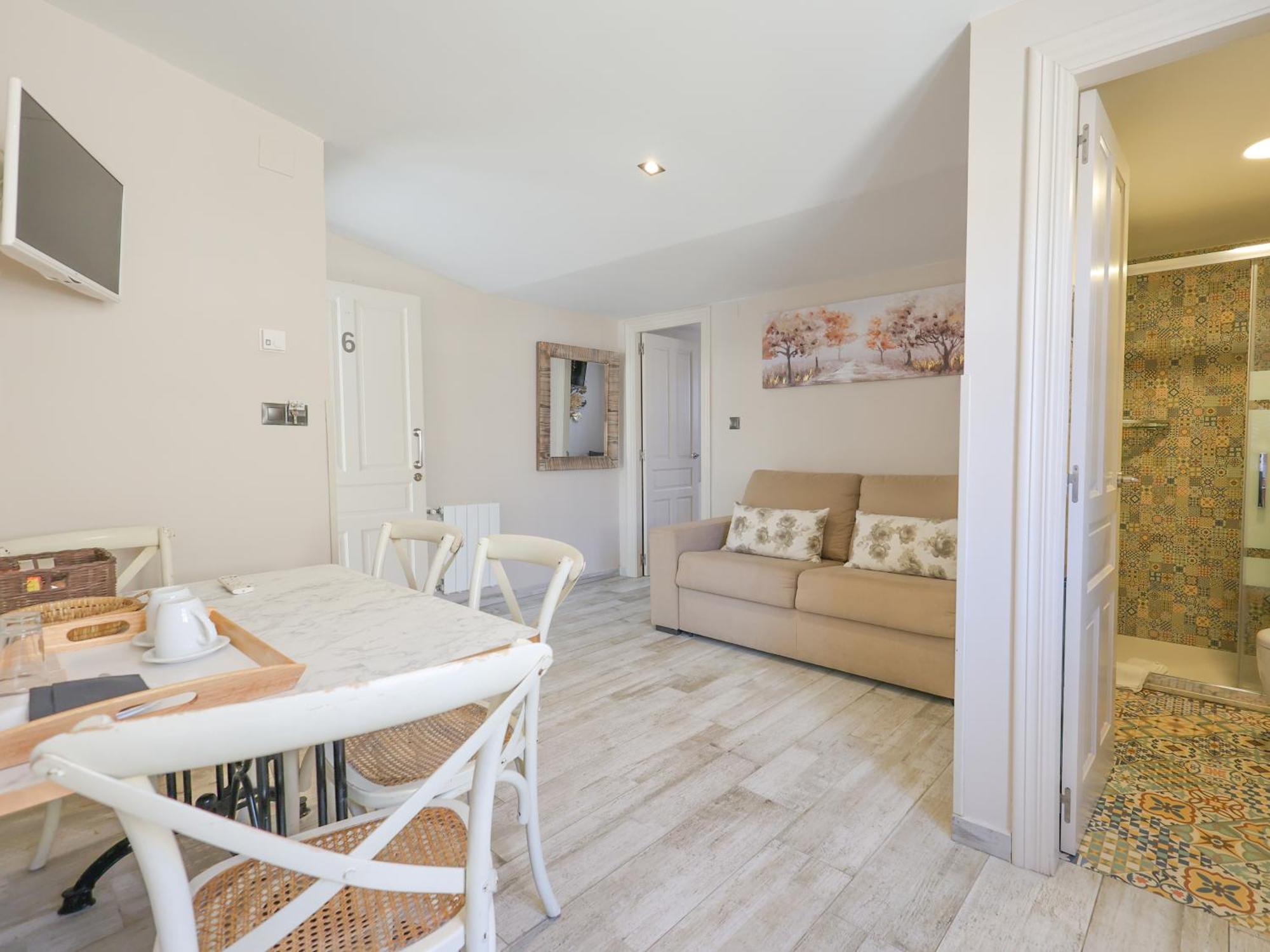 Akla Suites Con Jacuzzi Santillana サンティリャーナ・デル・マル エクステリア 写真